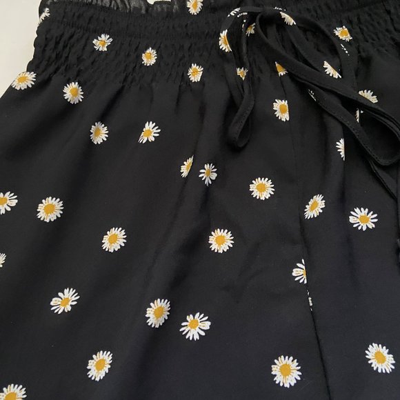 Shein NWT Women's Daisy Print Shorts Size 2XL - Picture 3 of 8